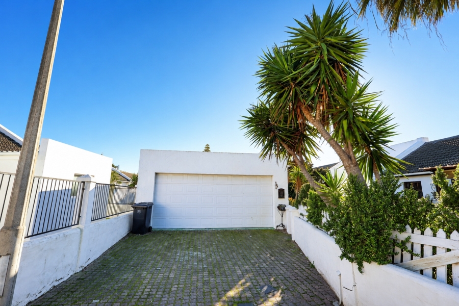 3 Bedroom Property for Sale in Table View Western Cape